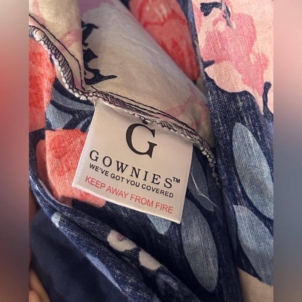 Gownies Annabelle floral labor and delivery gown - Picture 6 of 7